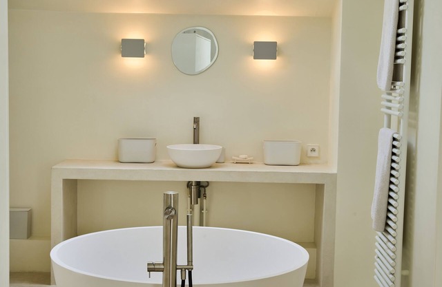 Charming and bright house 10min walk from the river and forest!