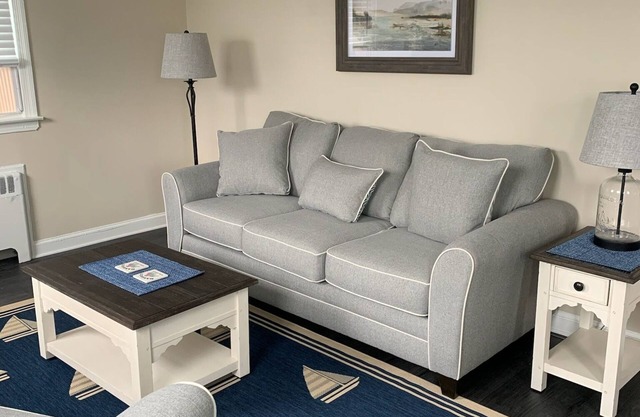 Charming and Newly Renovated 2-bedroom apartment in Fabulous Margate City, NJ