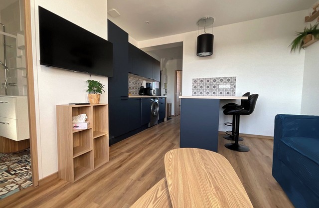 Charming apartment 10min walk from the coast