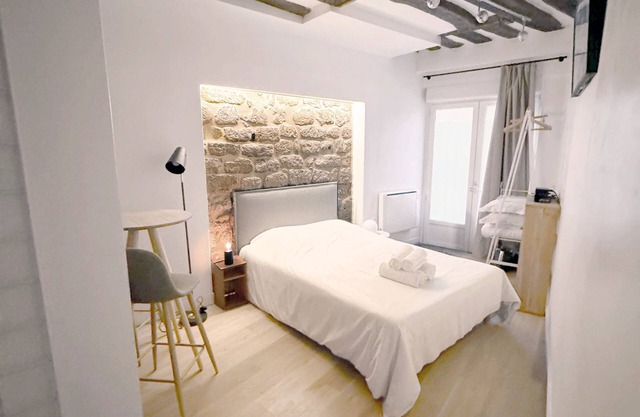 Charming apartment 2Bdr/Le Marais historic Paris