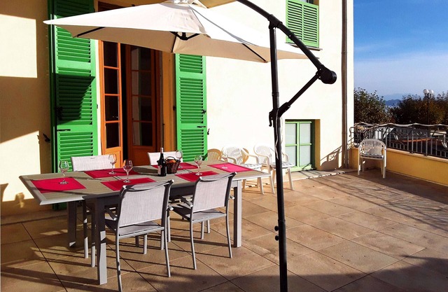 Charming apartment 100 meters from the beach.