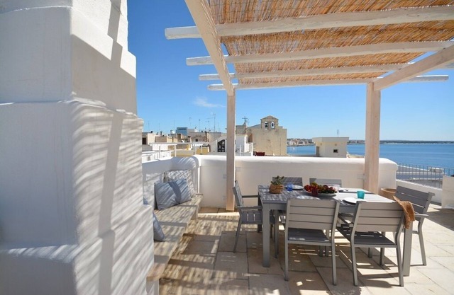 Charming apartment in the historic center of Gallipoli with sea view terrace