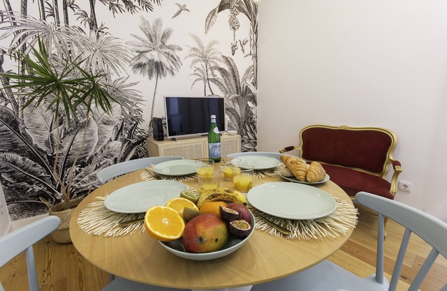 Charming Apartment in a Private Condominium at Graça