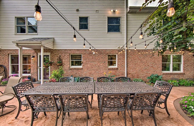 Charming Apartment w/Yard & Beautiful Gardens!