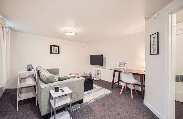 Charming Basement Suite with Private Entrance