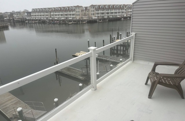 Charming Bayfront 2-bedroom townhome in Atlantic City with AMAZING VIEWS!