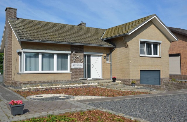 Charming Belgian Getaway, vakantiewoning in Oudsbergen - 3 Bedrooms & Garden