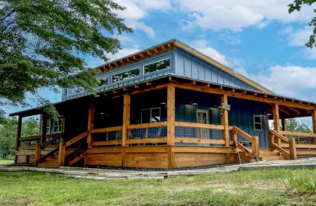 Charming Blue Ridge Escape w/HotTub & Pet Friendly