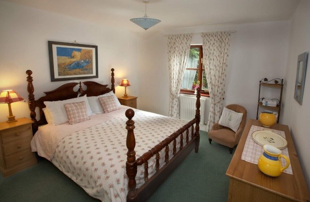 Charming Bungalow with countryside views, close to the South West Coast Path.