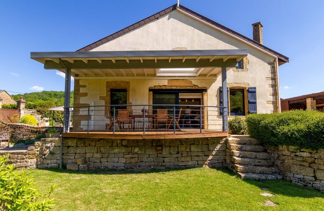 Charming countryside house with terrace and large outdoor area