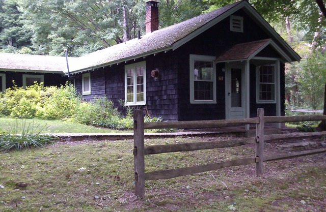 Charming Cabin On Scenic Road