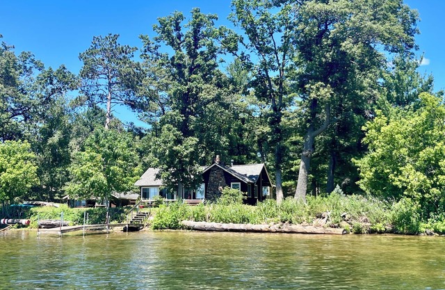 Charming Cabin with Beautiful Spooner Lake Front