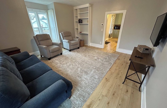 Charming Canton Getaway: 25 mins from Sioux Falls!