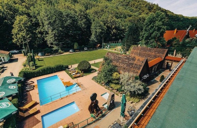 Charming chalet for 8 people, 3BD, 2BT, kitchen