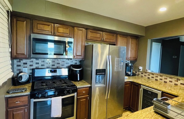 Charming contemporary 2 bdrm, Bucks County Oasis on a hill with an amazing view