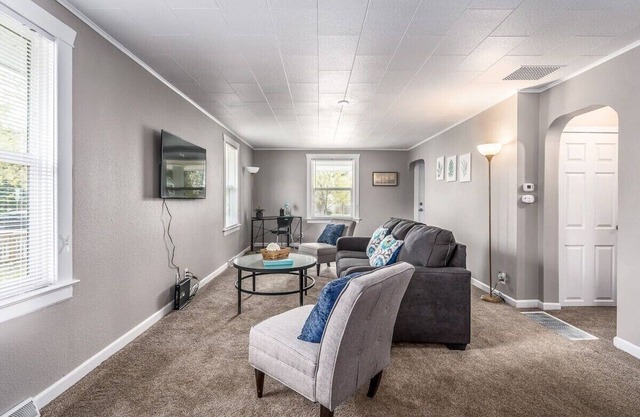 Charming & Conveniently Located Spokane Home