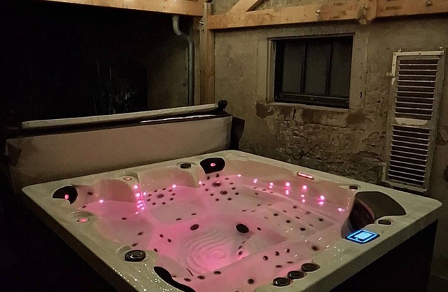 Charming cottage between forest and relaxation with spa and WIFI