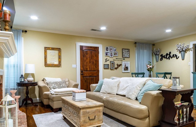 Charming Cottage 2BR/1BA in Beaumont, TX