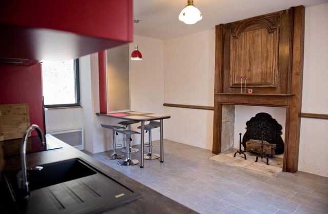 Charming cottage 8 people . .