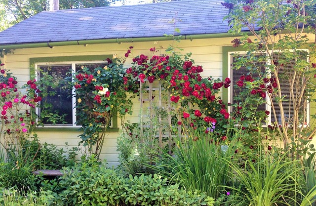 Charming Cottage by CosiDesign