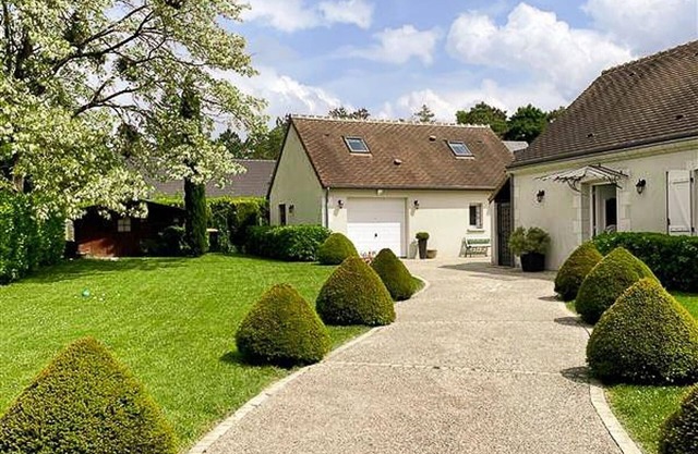 Charming cottage in Chailles near Blois with garden and WIFI
