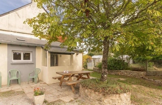 Charming Cottage in Countryside, 25 km from Beach, Wi-Fi, Baby Gear, Pet Friendly