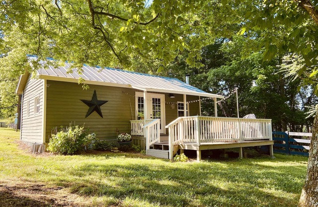 Charming Cottage in the Tennessee Countryside
