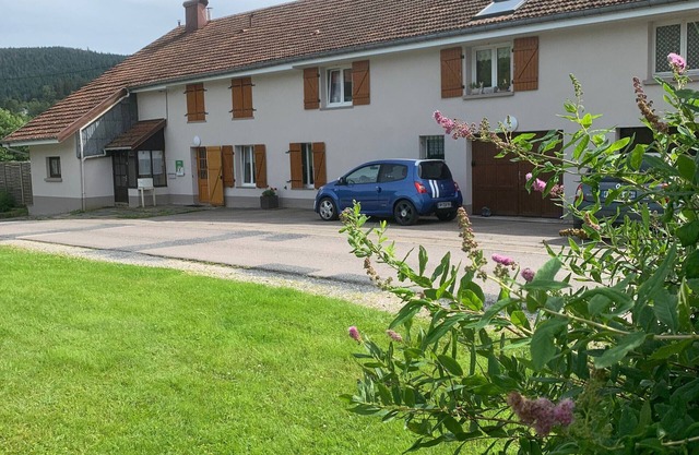 Charming Cottage near Gérardmer with WiFi, Terrace, and Scenic Views