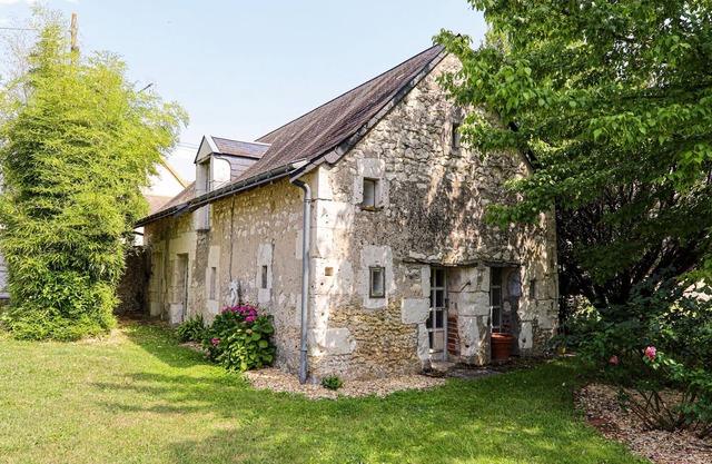 Charming Cottage Near Le Mans: Private Estate, Zoo, Castles, Vineyards, Sleeps 4