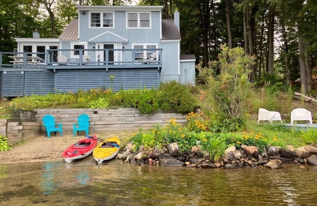 Charming Cottage On Highland Lake