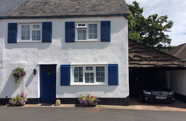 Charming Cottage Sidmouth Devon.Easy walk or cycle ride by river to beach.