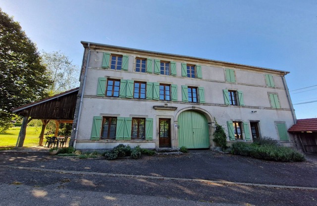 Charming Cottage with Garden, 10km to Épinal, Near Ski, Hiking Trails, Pet-Friendly