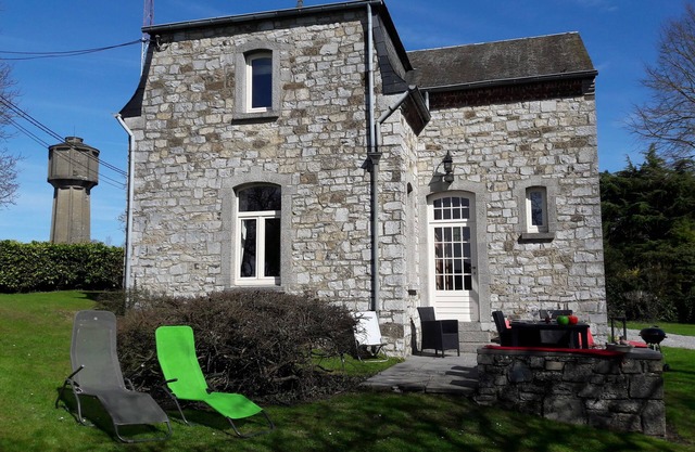 Charming cottage with large garden in Dinant