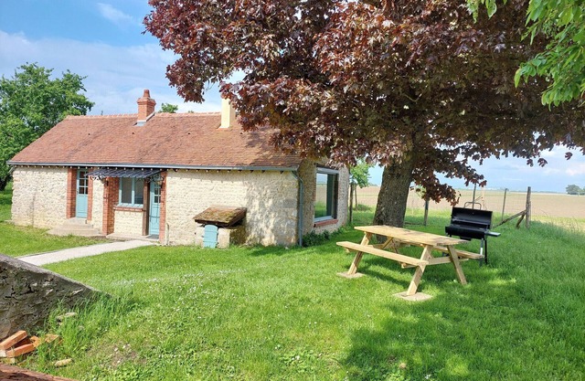 Charming Country Cottage Near Orléans with Orchard, Garden, and Wildlife