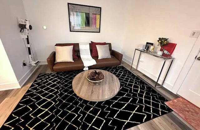 Charming Cozy Suite in Riverside