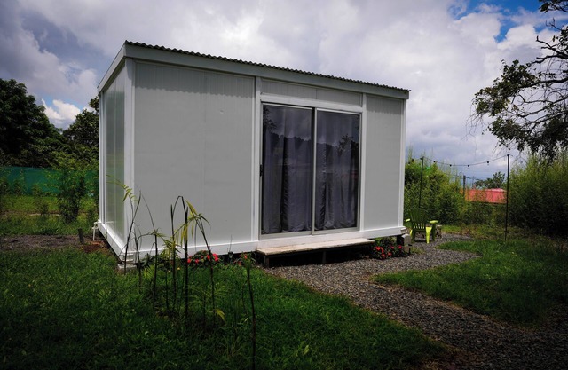 Charming 2-bedroom cabin in delightful Provincia de Alajuela with WiFi