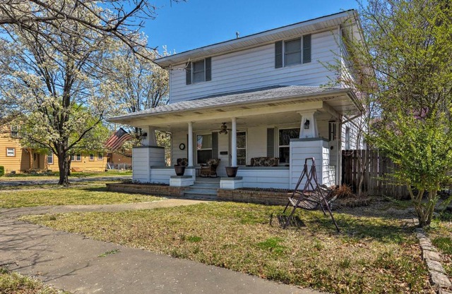 Charming Craftsman Home in Downtown Bartlesville!