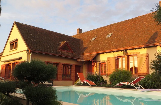 CHARMING DESTINATION AND RELAXATION in the countryside 12 people with spa pool