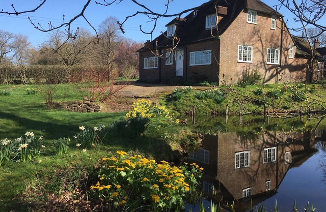 Charming detached cottage in peaceful, rural setting with woodland & ponds