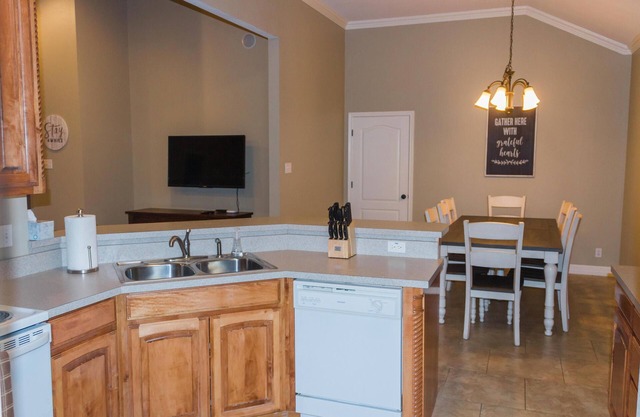 Charming downtown home steps away from the city square, shopping, local dining