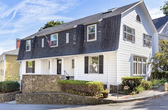 Charming downtown home in the center of Historic Marblehead: 5min walk to harbor