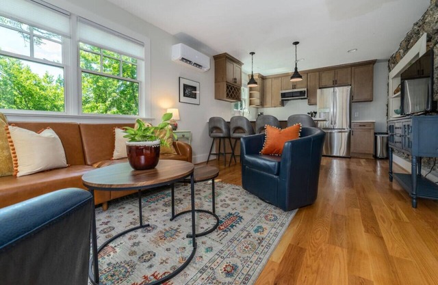 Charming downtown Lex cottage, walk to WLU, VMI