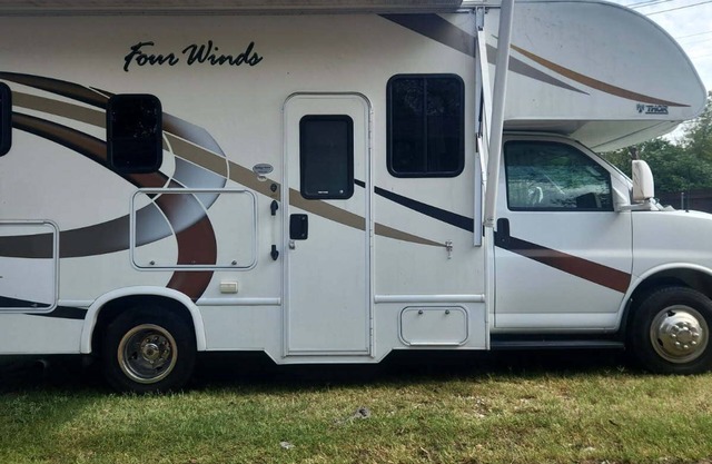 Charming Drivable Motorhome in Red Oak fully stocked and ready to hit the road!