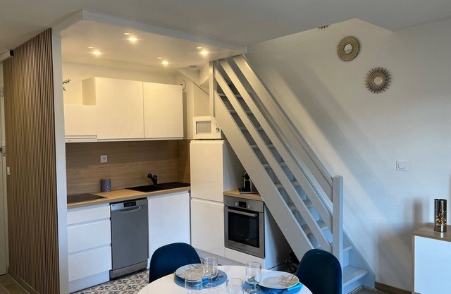 Charming Duplex, 300 m from the sea