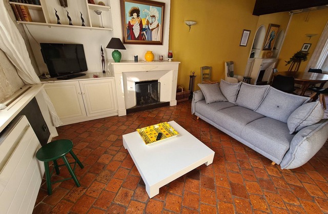 Charming Duplex in Historic Meung-sur-Loire, Near Loire à Vélo & Château