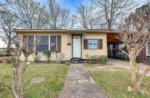 Charming El Dorado Retreat Near Main Street!