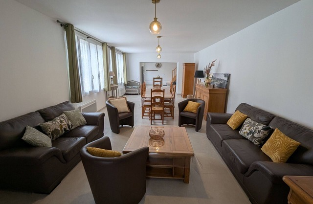 Charming Family Cottage near Orléans with Garden