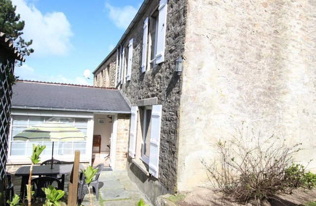 Charming family cottage with Wifi and parking in Auderville