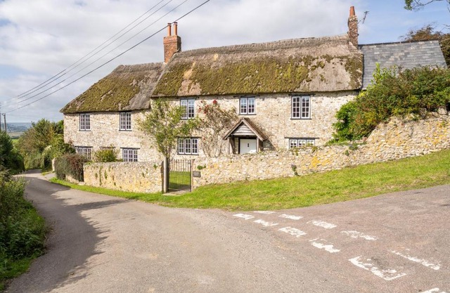 Charming Family Farmhouse near Lyme Regis