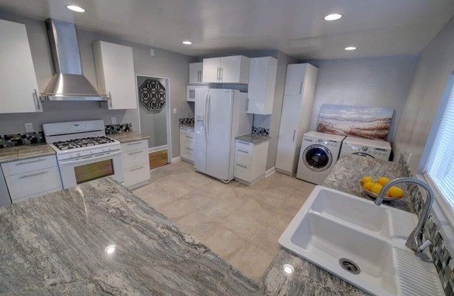 Charming family home in a quiet neighborhood of Burbank.